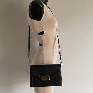 MK Kinsley Med Wallet Crossbody